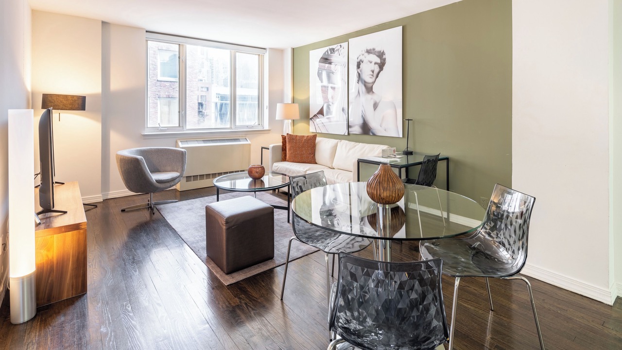 Photo of Livingroom in Sutton Place
