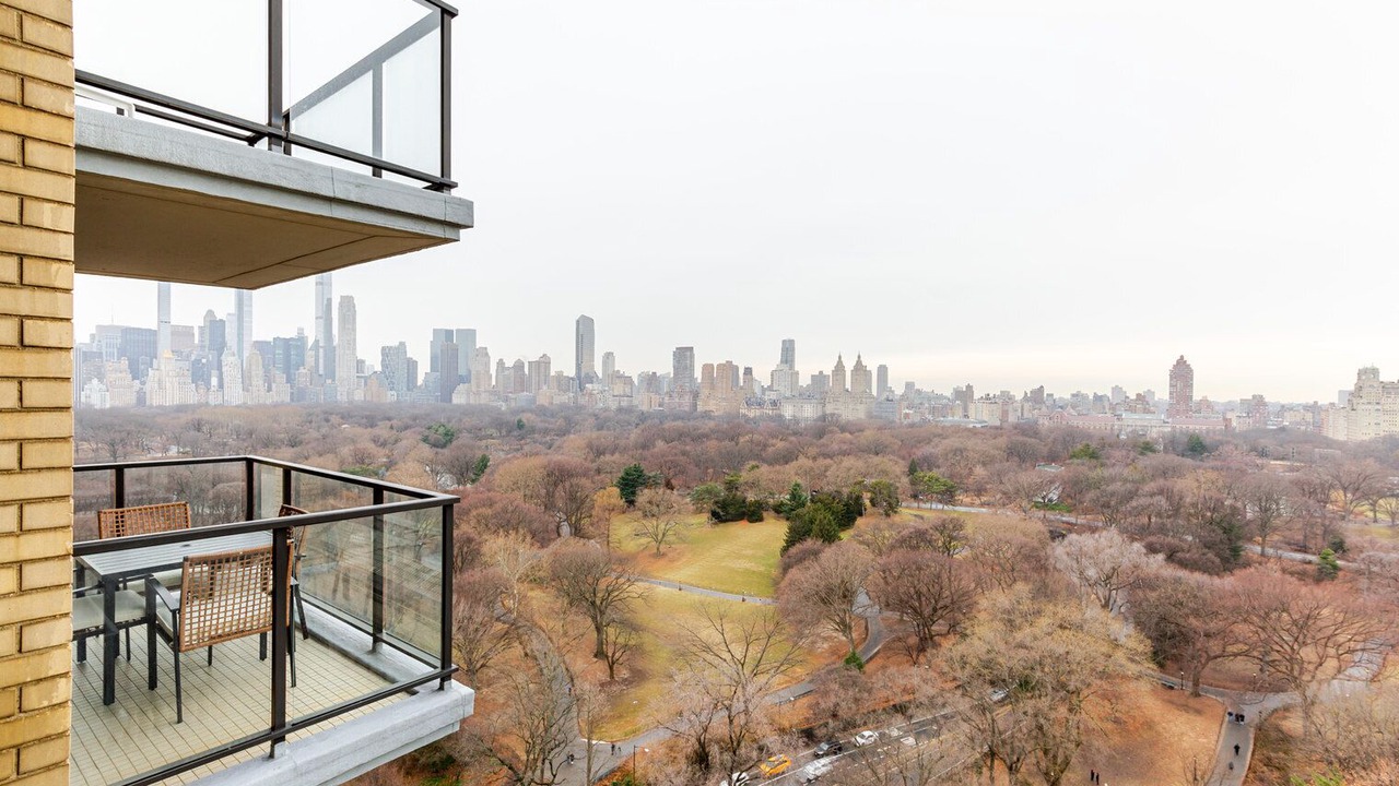 Photo of Outdoor in Uptown