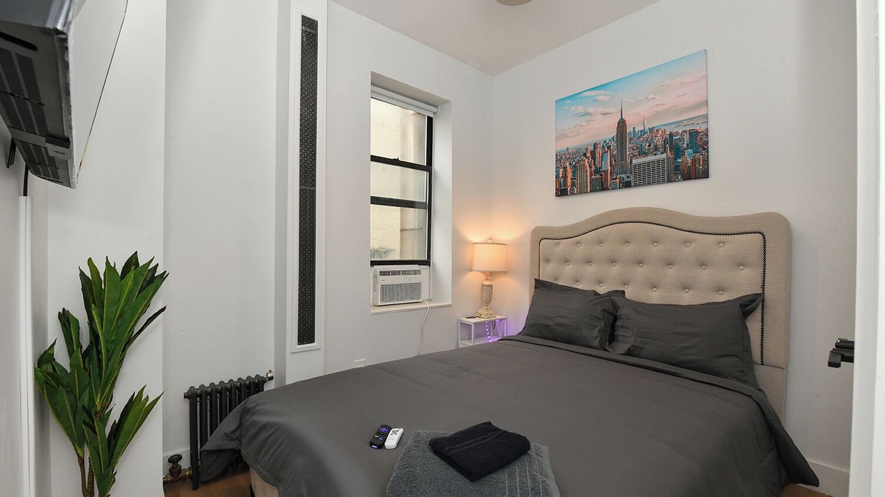 Photo of Bedroom in Midtown South