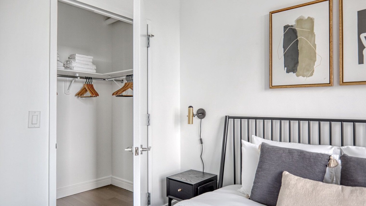 Photo of Bedroom in Hunters Point