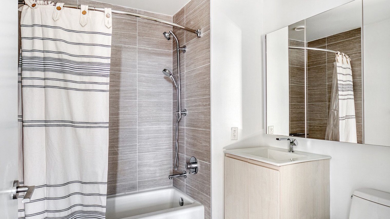 Photo of Bathroom in Hunters Point