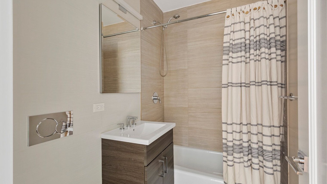 Photo of Bathroom in Lincoln Square
