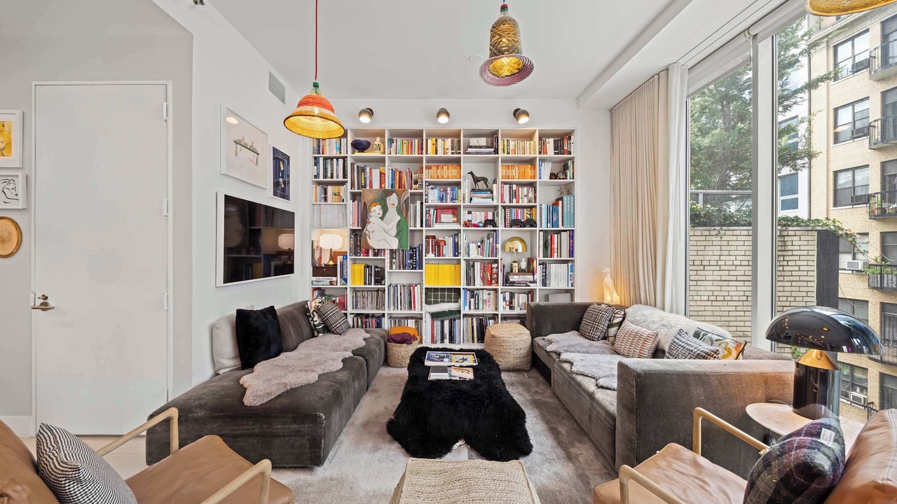 Photo of Livingroom in Financial District