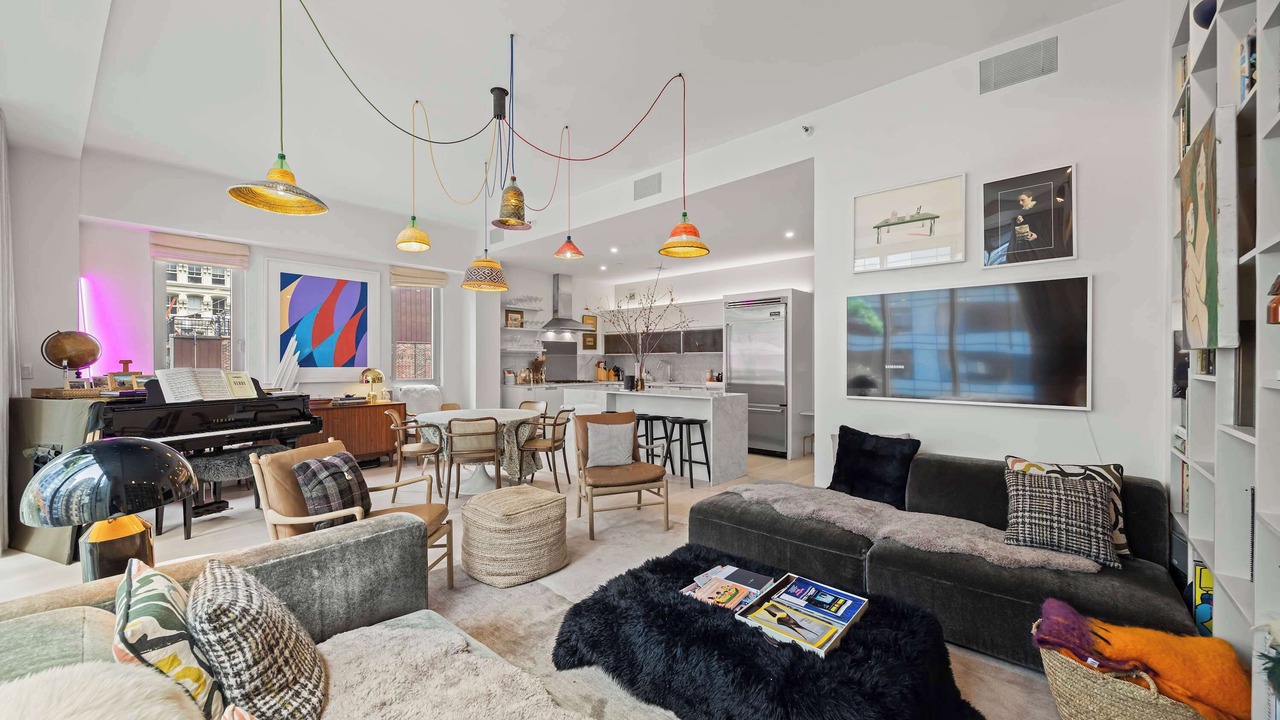 Photo of Livingroom in Financial District