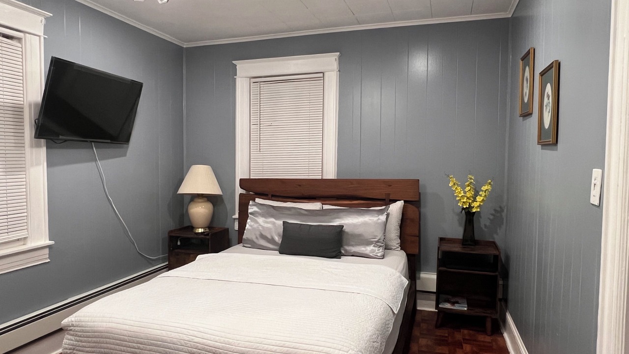 Photo of Bedroom in Clason Point