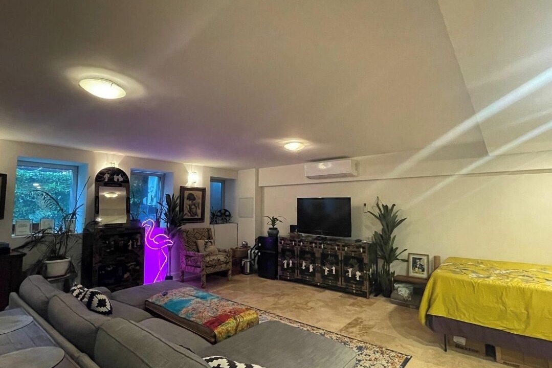 Photo of Livingroom in Greenpoint