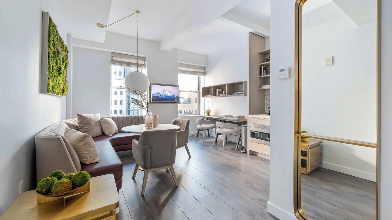 Photo of Livingroom in Financial District
