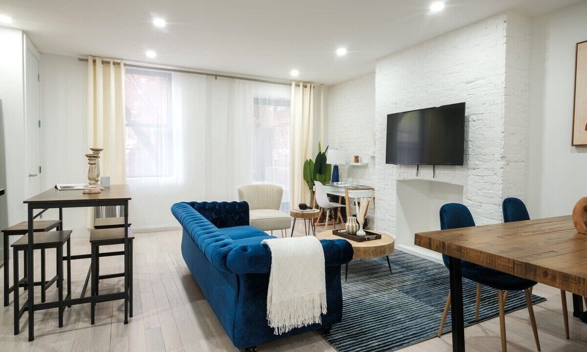 Photo of Livingroom in Ukrainian Village