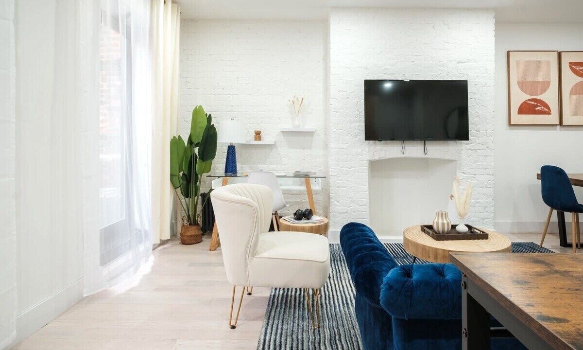 Photo of Livingroom in Ukrainian Village
