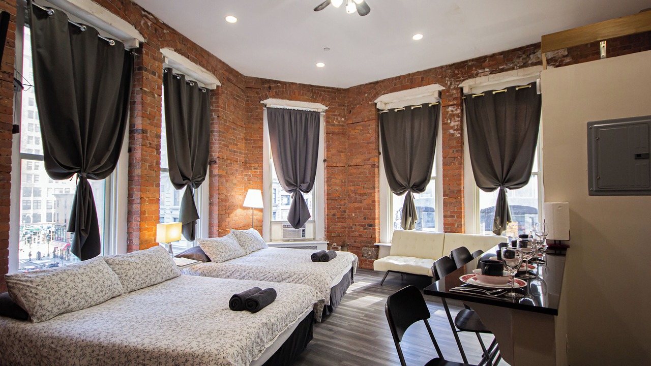 Photo of Bedroom in Koreatown