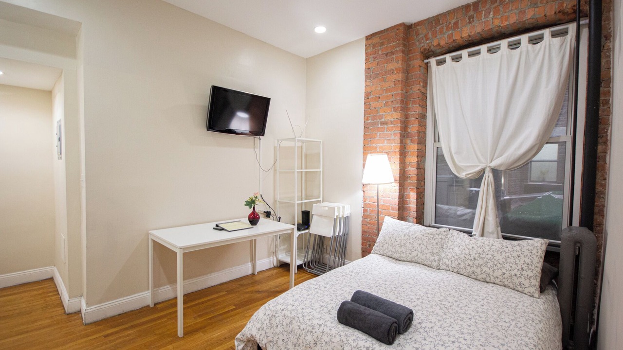 Photo of Bedroom in Midtown