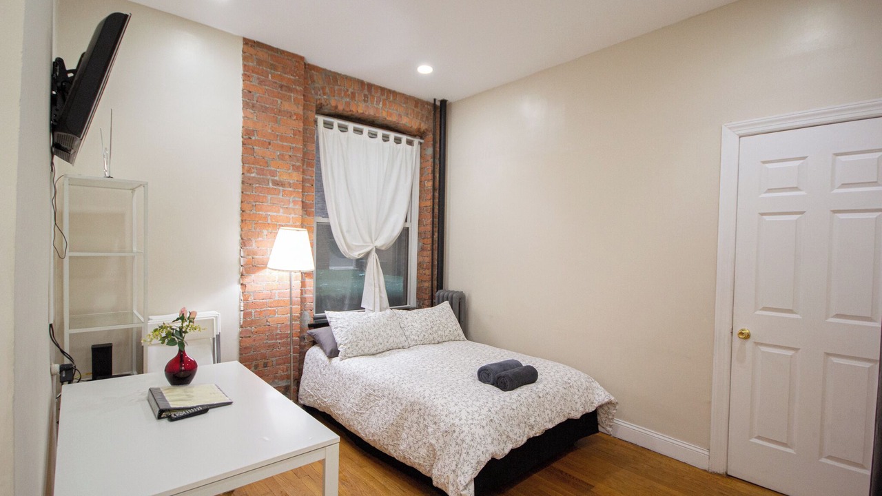 Photo of Bedroom in Midtown