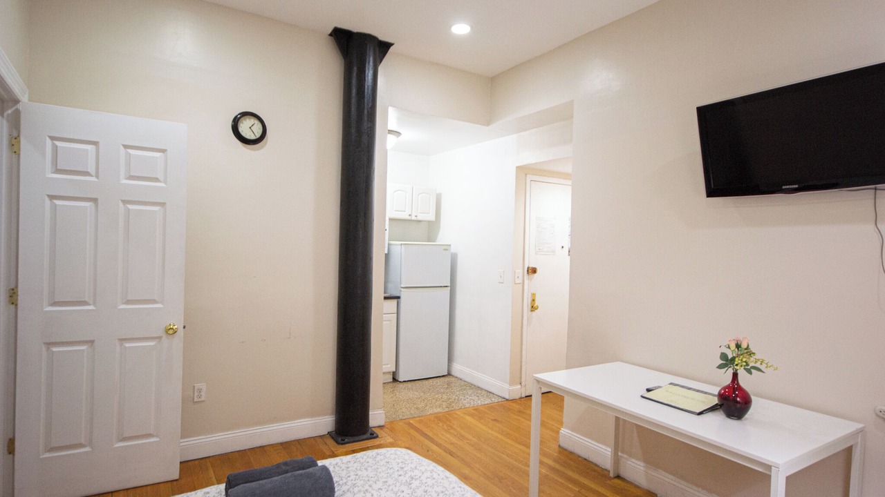 Photo of Bedroom in Midtown