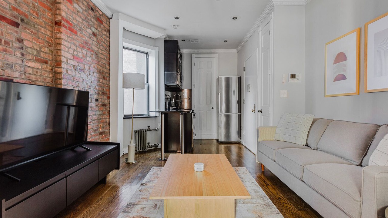 Photo of Livingroom in Ukrainian Village