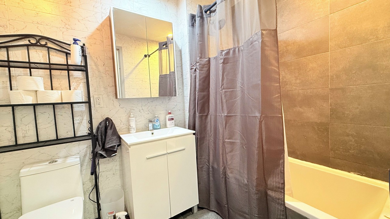 Photo of Bathroom in Bedford-Stuyvesant