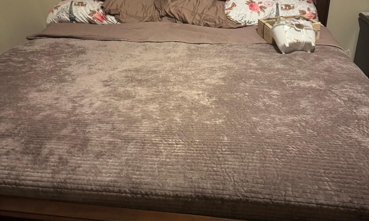 Photo of Bedroom in Throgs Neck