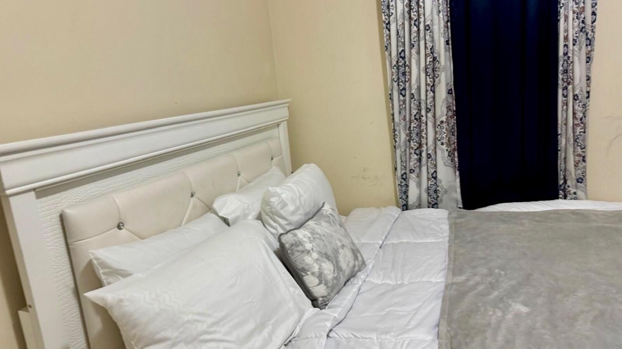 Photo of Bedroom in Throgs Neck