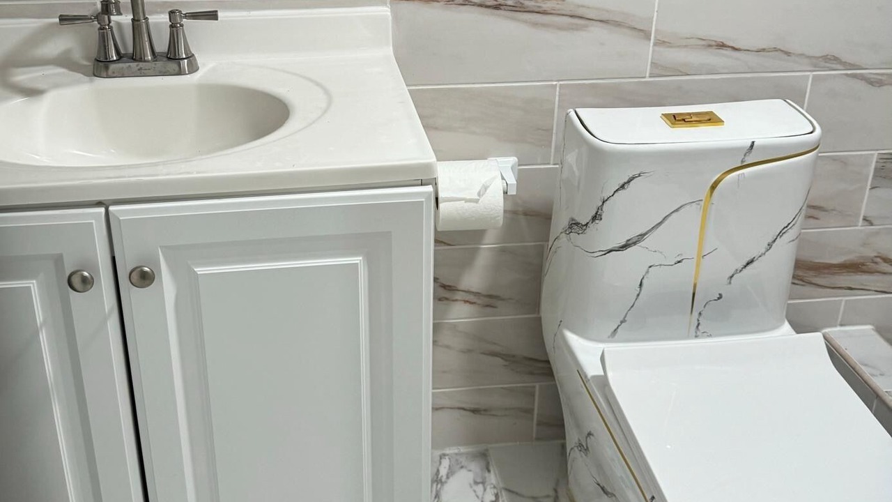 Photo of Bathroom in Throgs Neck
