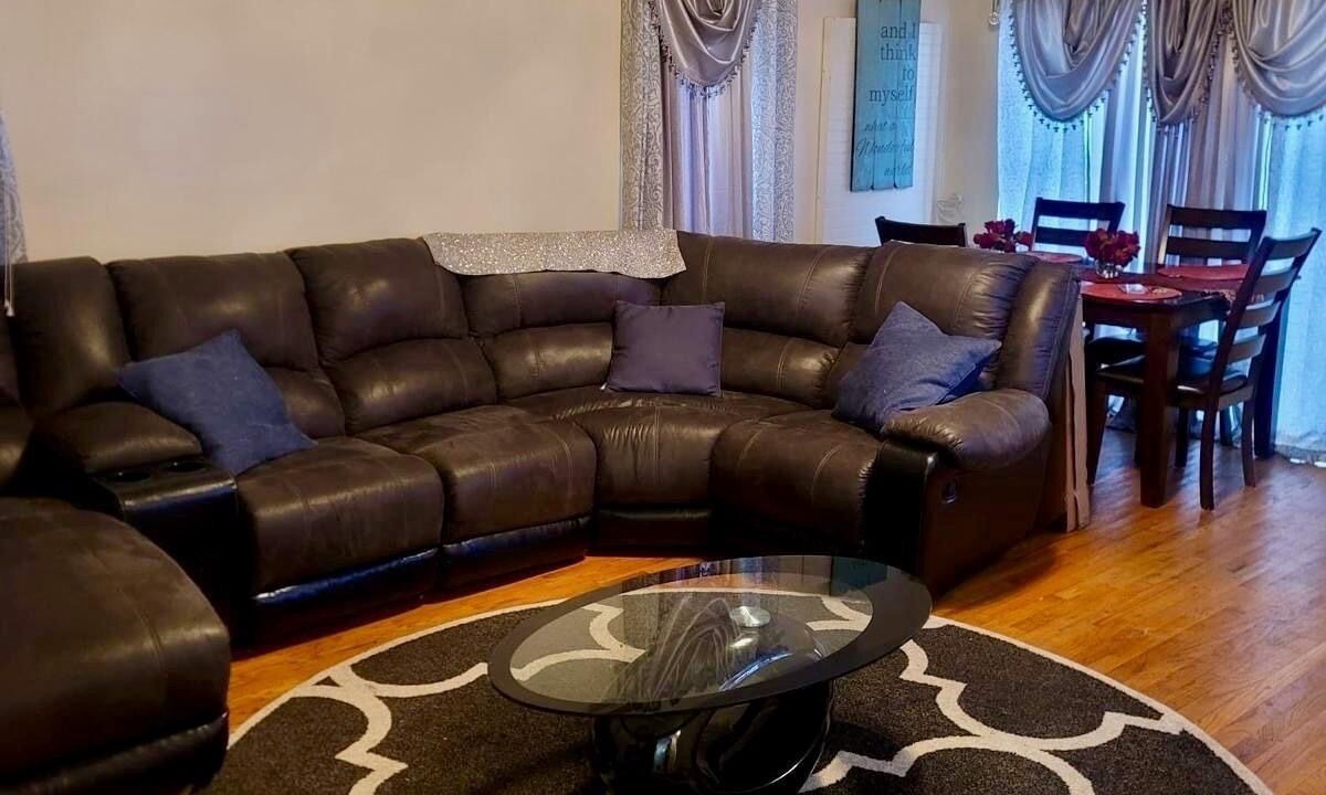Photo of Livingroom in Throgs Neck
