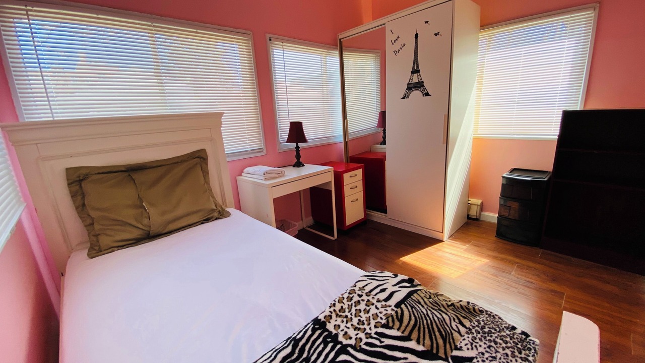 Photo of Bedroom in Williamsbridge
