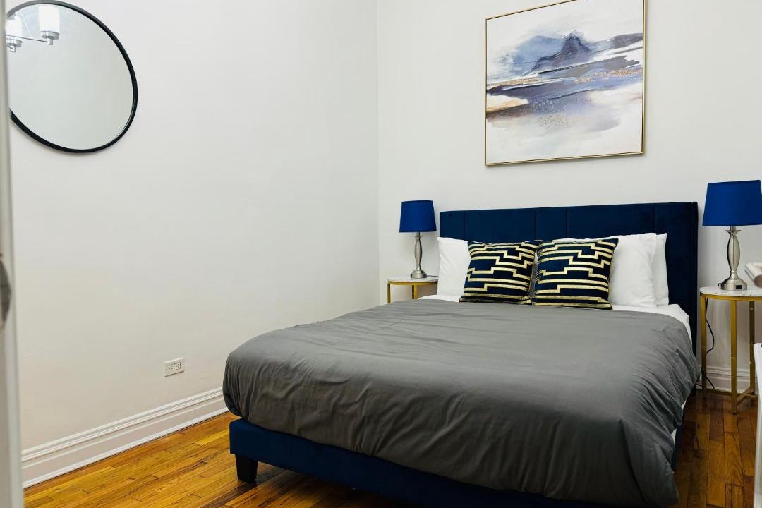 Photo of Bedroom in Lincoln Square