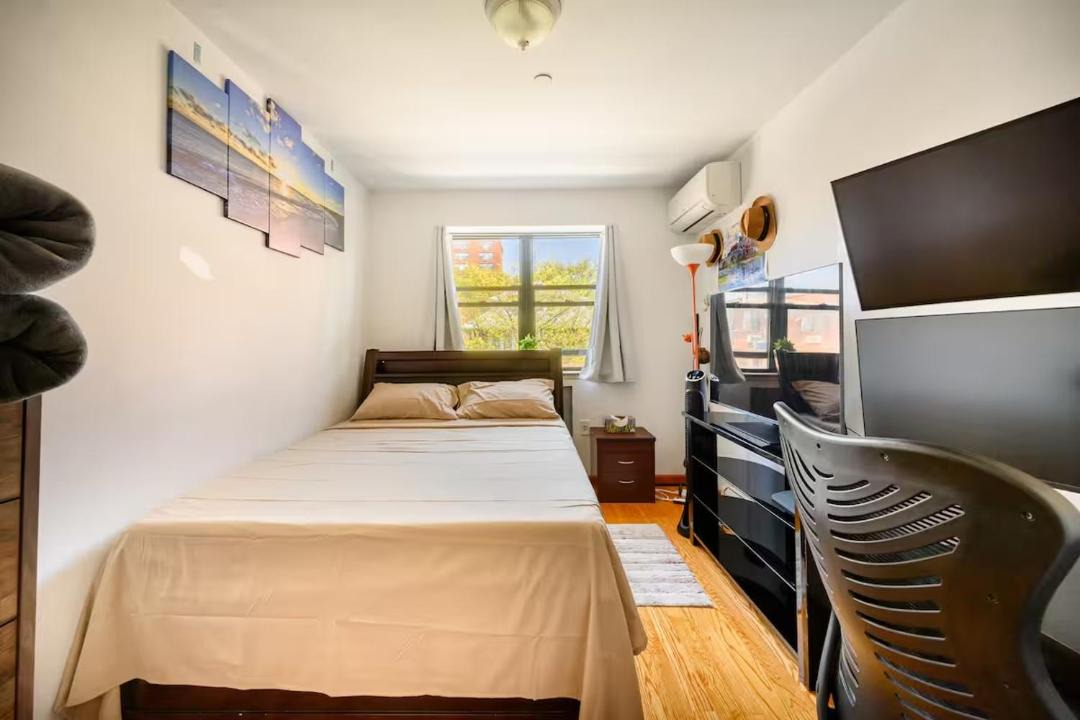 Photo of Bedroom in Queens