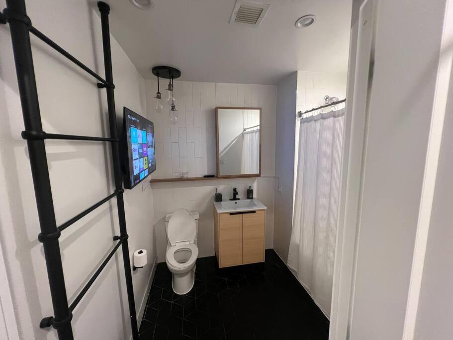Photo of Bathroom in Port Morris