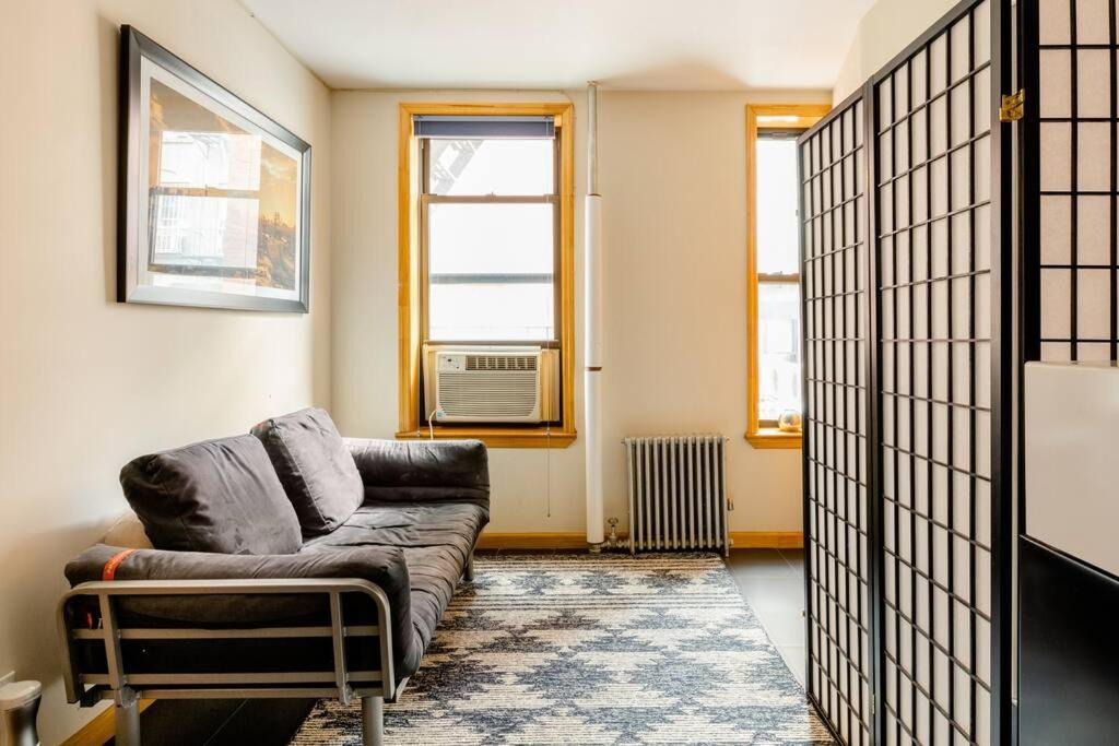 Photo of Livingroom in Chinatown
