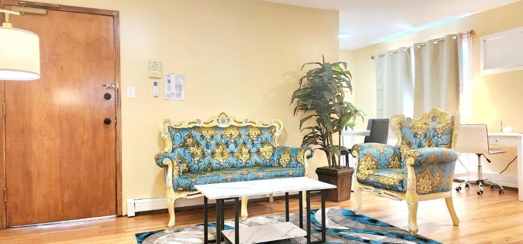 Photo of Livingroom in Jamaica Hills