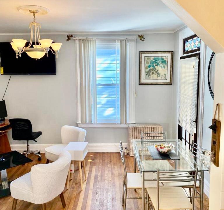 Photo of Livingroom in Grymes Hill