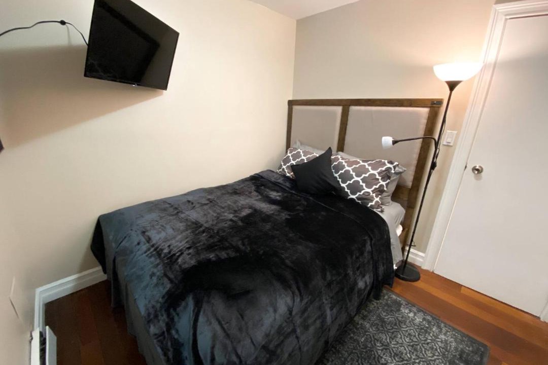 Photo of Bedroom in Manhattan Valley