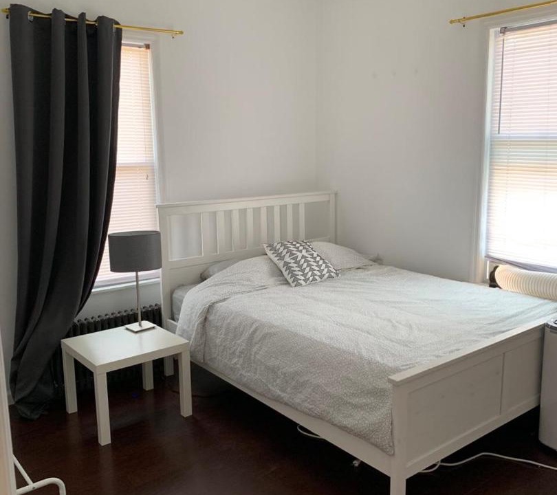 Photo of Bedroom in Bath Beach