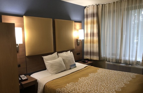 Brooklyn Hotel | Days Inn by Wyndham Brooklyn