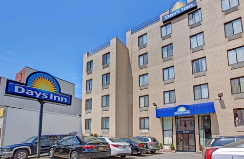 Brooklyn Hotel | Days Inn by Wyndham Brooklyn