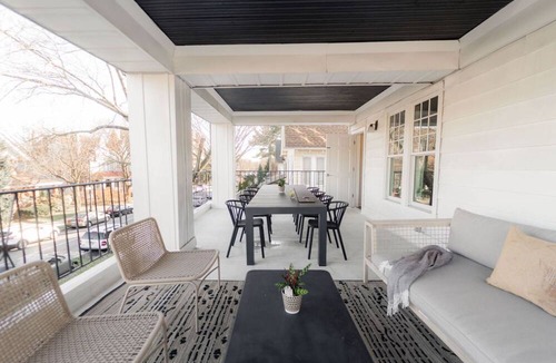 Ditmas Park Apartment | One Bedroom Suite by Prospect Park and B/Q Express Trains