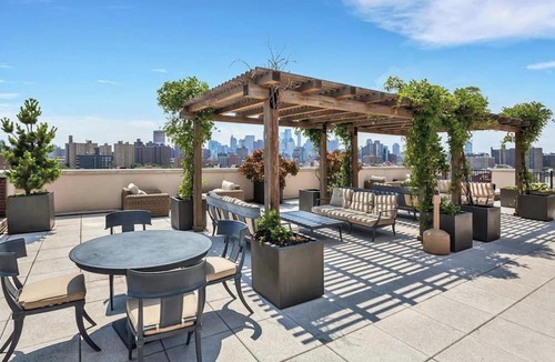 Ukrainian Village Apartment | Spacious Modern East Village Apartment - Luxury Elevator Building