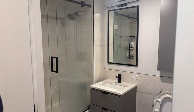 2-bedroom apartment in gorgeous New York with fitness room and AC